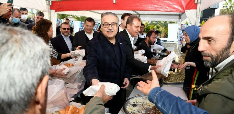 Vali Su ve Başkan Seçer ‘Hamsi Festivali’ne katıldı