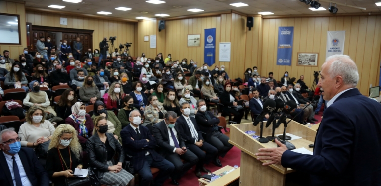 Mersin’de ‘Bağımlılıkla mücadelede el ele’ paneli