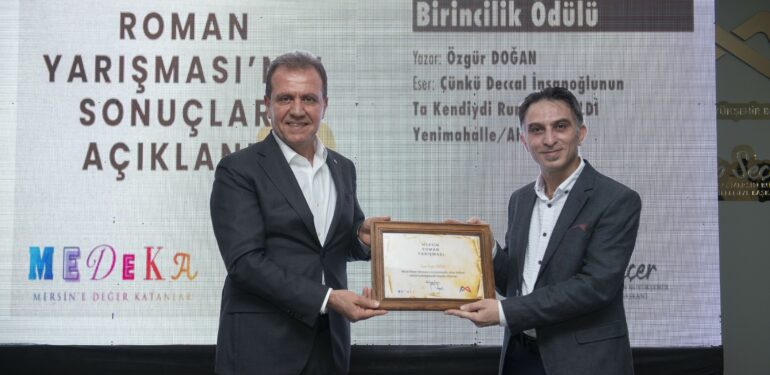 Başkan Seçer, Mersin Roman Yarışmasının ödül törenine katıldı