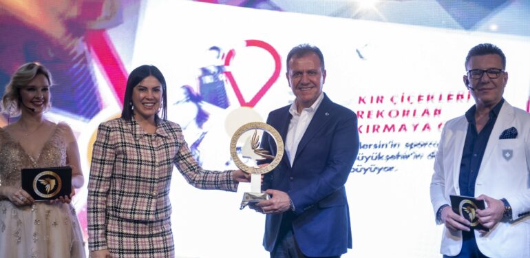 Seçer’e ‘Yılın kadın istihdamı sağlayan belediye başkanı’ ödülü