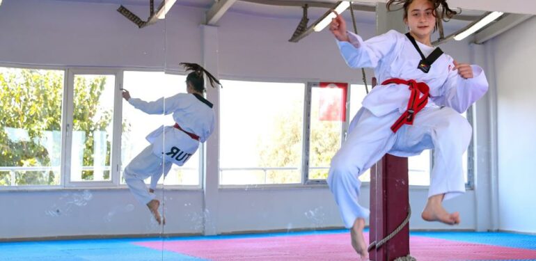 Mersinli tekvandocu gelecek vadediyor