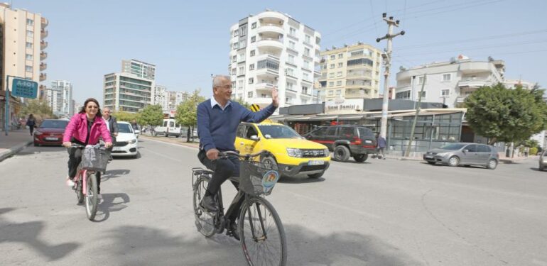 Başkan Tarhan’dan bisikletli denetim