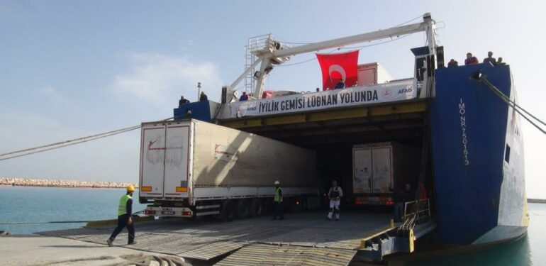 Türkiye’den Lübnan’a 91 tır bin 484 ton insani yardım
