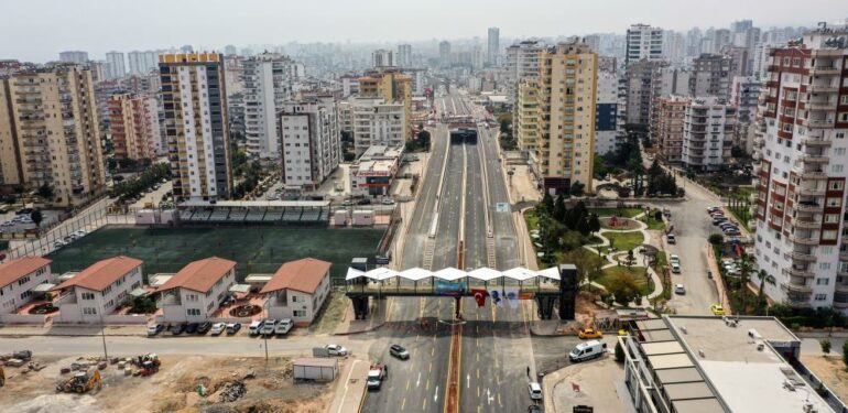 Göçmen Katlı Kavşağı ulaşıma açıldı