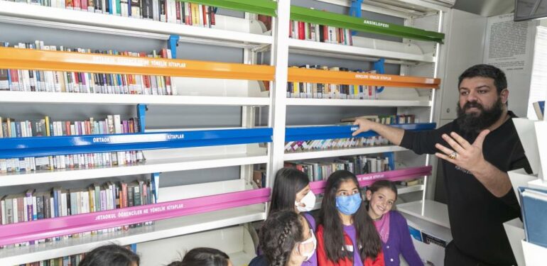 Yenice Kurs Merkezindeki öğrenciler ‘Kitobüs’le tanıştı