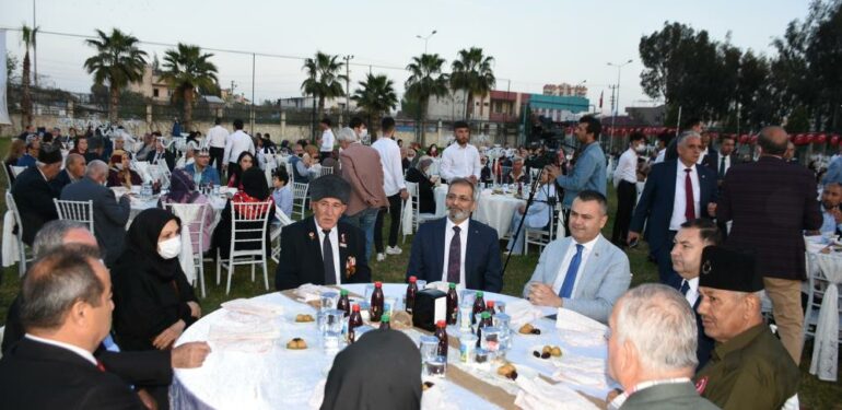 Başkan Bozdoğan, şehit ve gazi aileleriyle iftarda buluştu