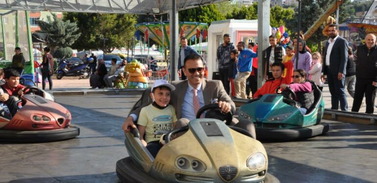 Otizmli ve özel çocukların lunapark sevinci
