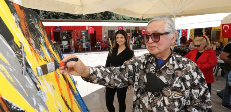 Dünyaca ünlü ressam Mezitli Sanat Çarşısında atölye çalışması yapt