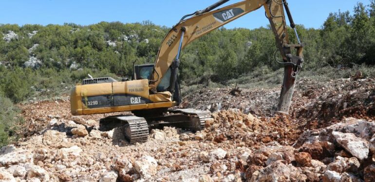 Erdemli’de 5 milyon TL’lik yatırımla yol 48 kilometre kısalıyor