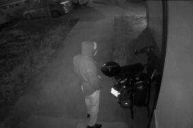 HIRSIZLIK ŞÜPHELİSİ ÖNCE KAMERAYA SONRA POLİSE YAKALANDI