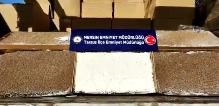 Mersin’de 5 milyon adet dolu makaron ele geçirildi