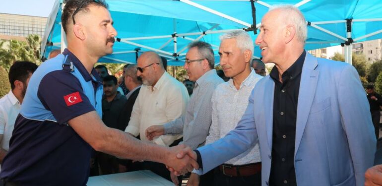 Başkan Gültak, personeli ile bayramlaştı