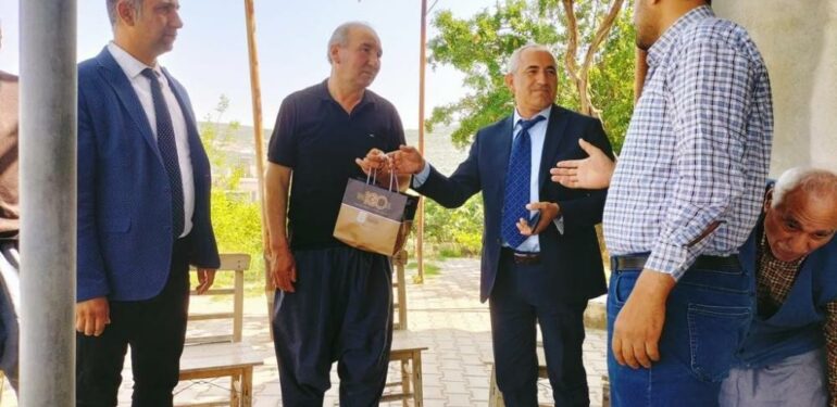Tarsus Belediyesi sorunları yerinde tespit ediyor