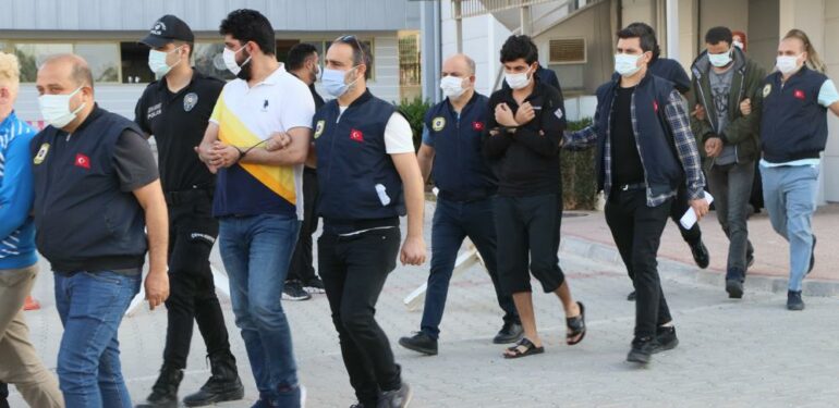 DEAŞ şüphelileri adliyeye sevk edildi