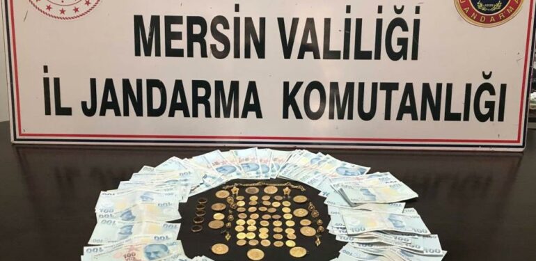 Hırsızlık zanlısı çaldığı altınlarla birlikte yakalandı