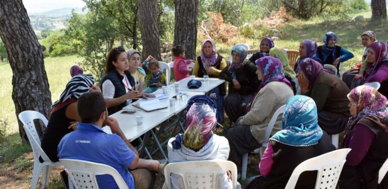 Tarsus Belediyesi, güncel tarımsal gelişmeleri çiftçiyle buluşturuyor