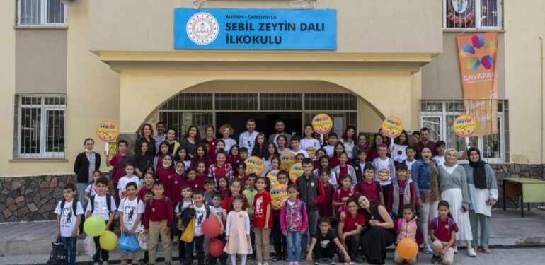 Çamlıyayla’da 100 Bin Gülücük etkinliği