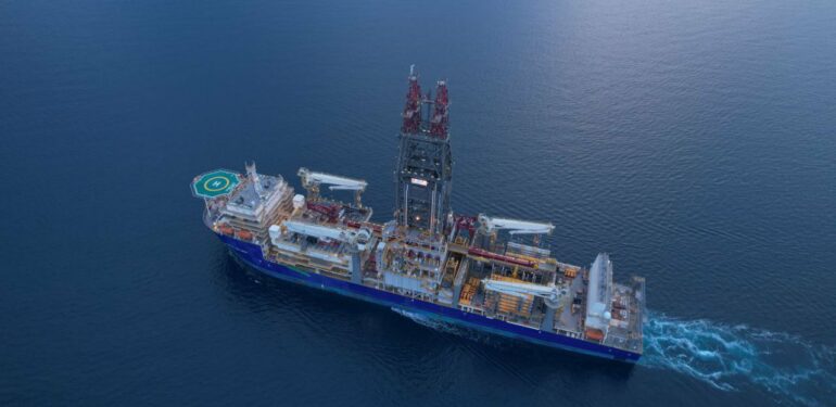 Türkiye’nin dördüncü sondaj gemisi limana yanaştı