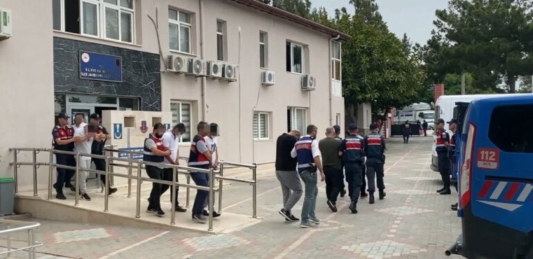 Mersin’de yasa dışı bahis operasyonu: 13 gözaltı