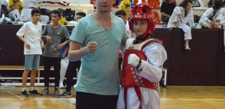 Tekvandoda Mersin şampiyonu Cansu Nayman oldu