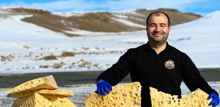 BEYAZ YAKA TAKMAK YERİNE GİRİŞİMCİ OLDU, NAMINI TÜRKİYE’YE DUYURDU