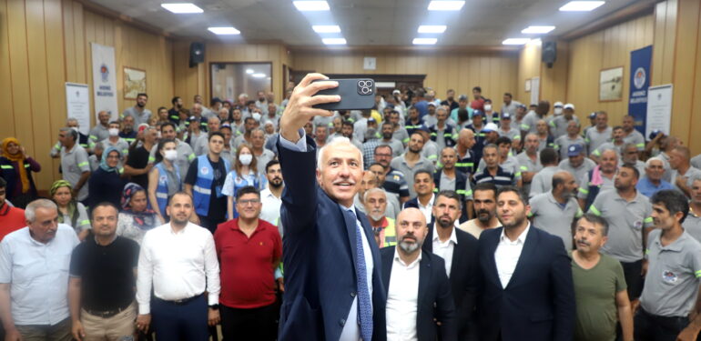 Akdeniz Belediyesinde en düşük işçi maaşı 6 bin 563 lira oldu