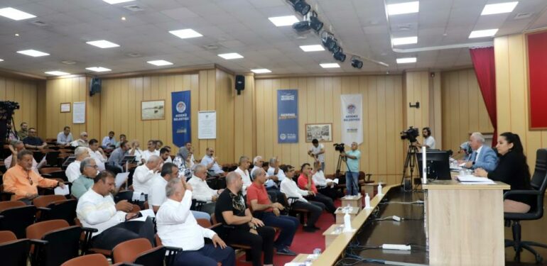Akdeniz Belediye Meclisi’nde ‘borçlanma talebi’ reddedildi