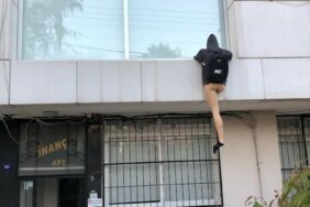 MERSİN'DE İLGİNÇ HIRSIZLIK OLAYI SİGORTA ŞİRKETİNE AİT 'EVE TIRMANAN HIRSIZI' SİMGELEYEN MANKENİN PANTOLONU ÇALINDI