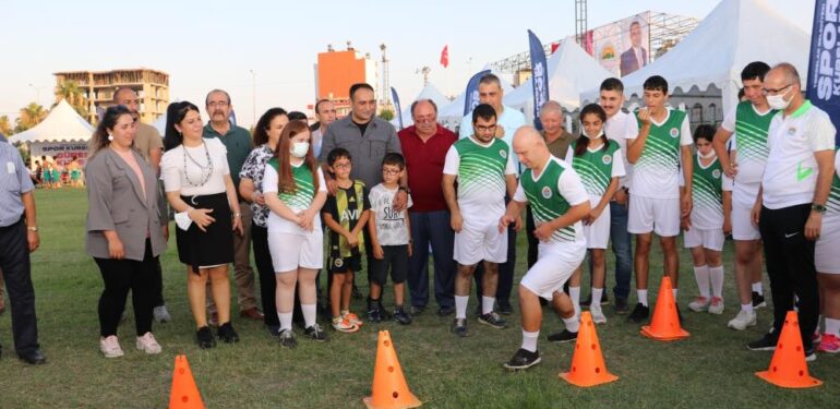 Toroslar’da yaz spor kursları 21 branşta devam ediyor