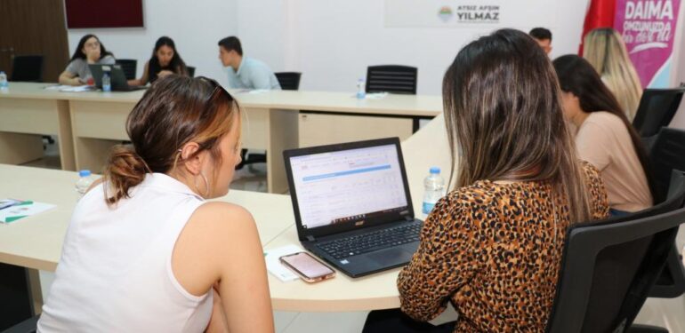 Toroslar Belediyesinden adaylara ücretsiz ‘tercih danışmanlığı’ desteği
