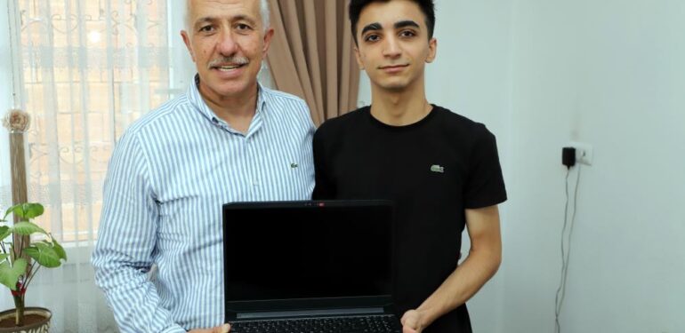 Akdenizli Deniz’den büyük başarı