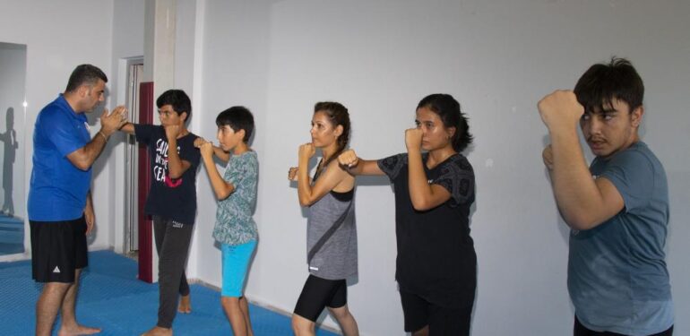 Mersin’de Kick Boks Kursu devam ediyor