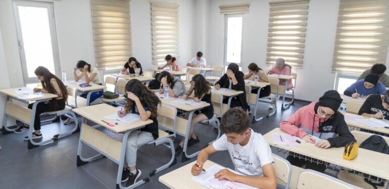 Mersin’de öğrenim yardımı başvuruları başlıyor