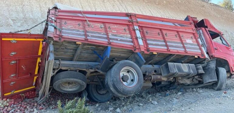 Mersin’de “ölüm virajı”nda kaza: 2 yaralı