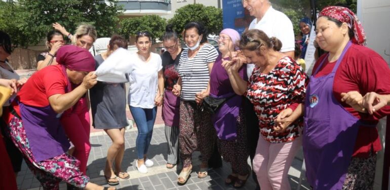 Mezitli Kadın Üretici Pazarları 8. yılını kutluyor