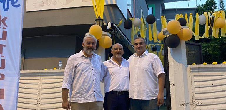 Loca Cafe&Kütüphane görkemli törenle açıldı