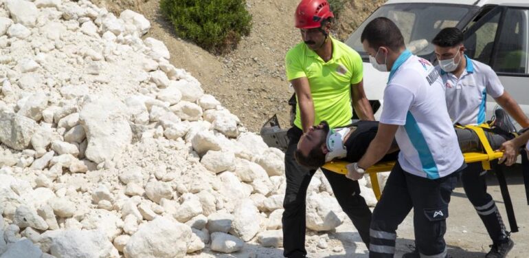 Kaza tatbikatı nefes kesti