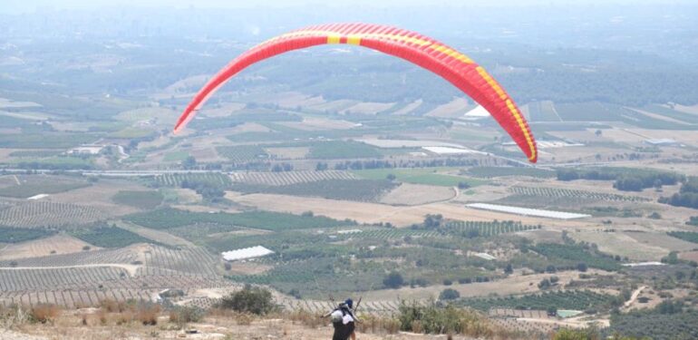 Yamaç Paraşütü Hedef Şampiyonası 4. Etap Yarışları Mersin’de yapıldı