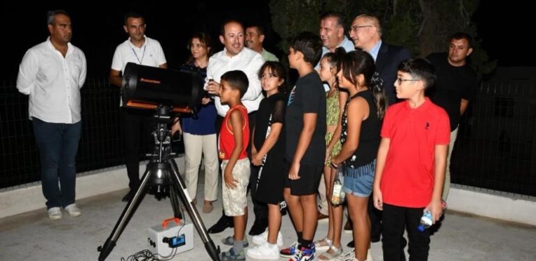Vali Pehlivan Bilim Köyü’nde öğrencilerle buluştu