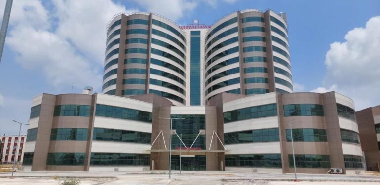Tarsus Devlet Hastanesi yeni binasına taşınıyor