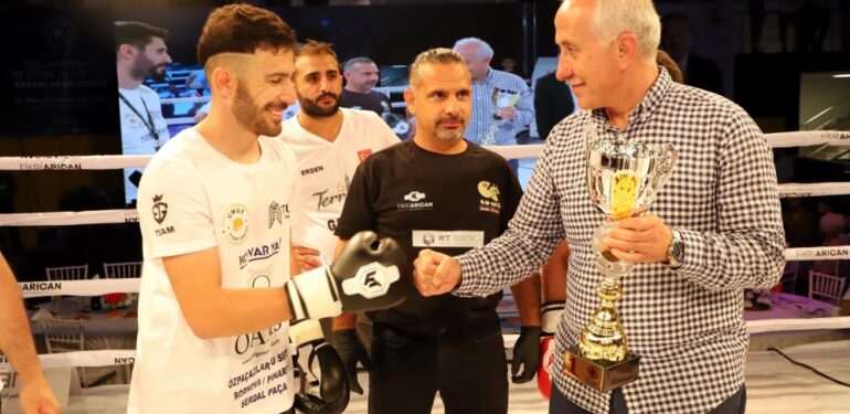 Başkan Gültak, Muay Thai sporcularının heyecanına ortak oldu