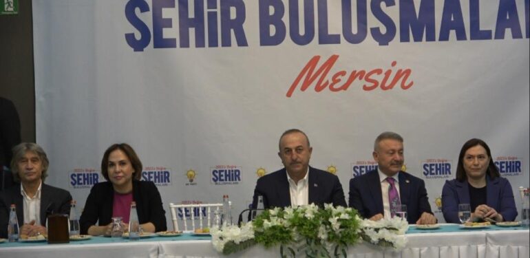 Çavuşoğlu: “Biz güçlünün değil haklının yanındayız”