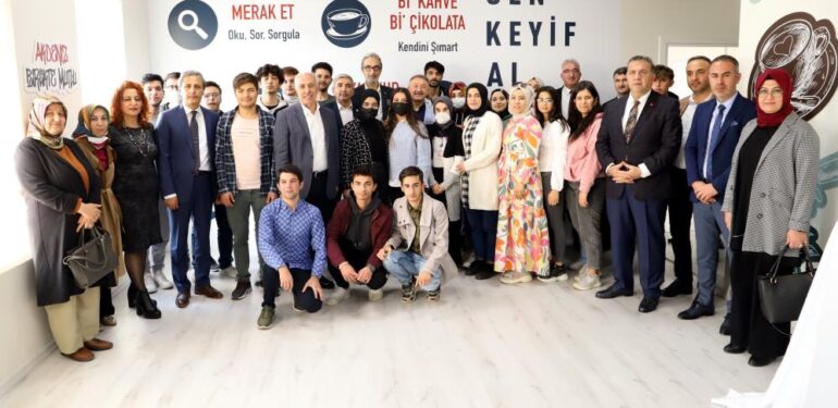 Üniversite öğrencilerine öğretim desteği için başvurular başladı