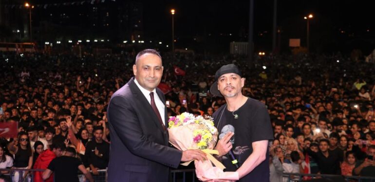 Ünlü rap sanatçısı Ceza, Torosları coşturdu