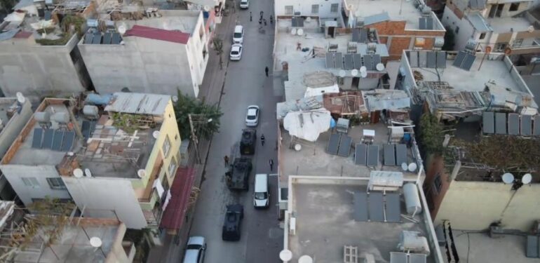 Mersin’de dolandırıcılık operasyonu: 32 gözaltı
