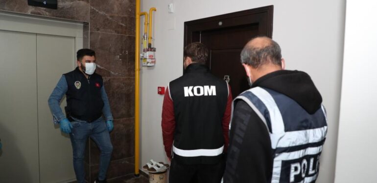 Mersin’de suç örgütü operasyonu: 30 gözaltı