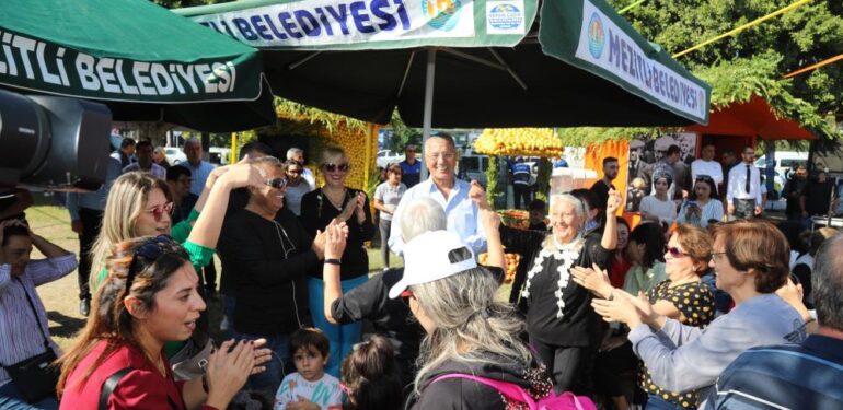 Narenciye Festivalinde Mezitli standına yoğun ilgi