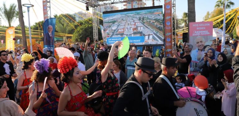 Akdeniz Belediyesi, festival konuklarının ilgi odağı oldu