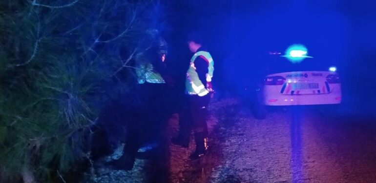 Otomobil uçuruma yuvarlandı: 4 yaralı