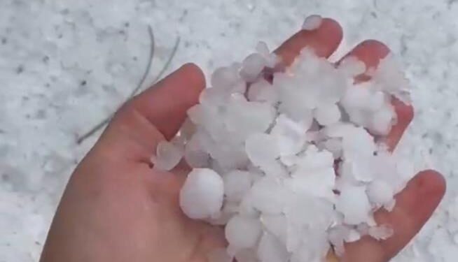 Mersin’de sağanakla birlikte dolu etkili oldu